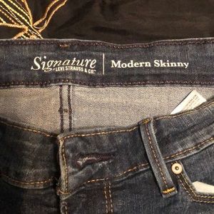 Modern skinny jeans